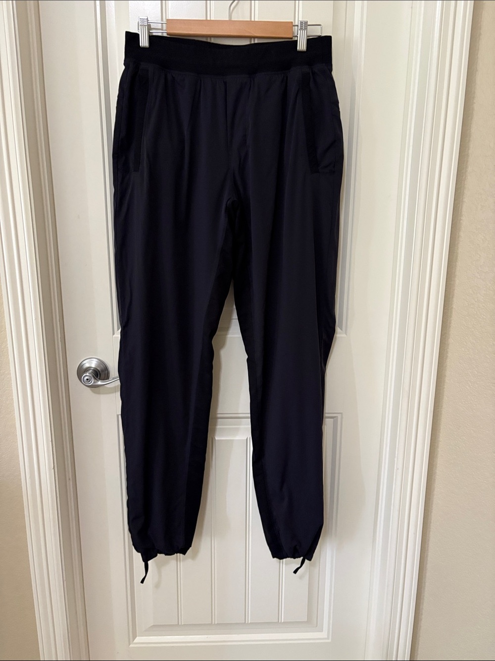lululemon athletica Men's Black Jogger Pants